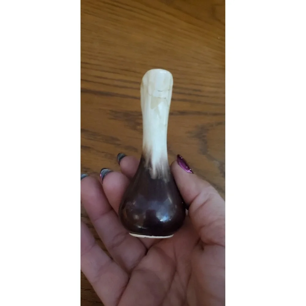 Vintage Victoria Stonewear Brown White Bud Vases With Handles Signature Sticker‎